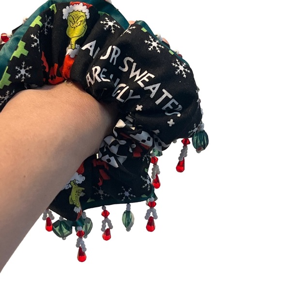 Christmas Grinch Scrunchie, Hair Accessory |Handmade Gift, Hair Tie, glass beads - Picture 6 of 14